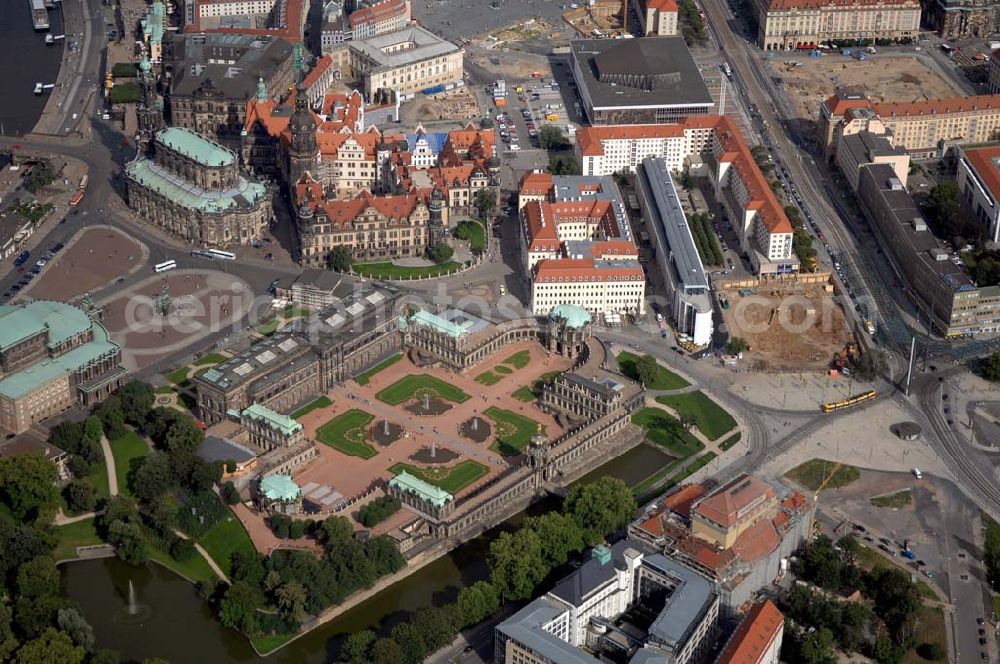 DRESDEN from above - Der Dresdner Zwinger ist ein barockes Bauwerk in Dresden mit einer herausragenden Kunstsammlung, gelegen zwischen der Semperoper und dem Postplatz.