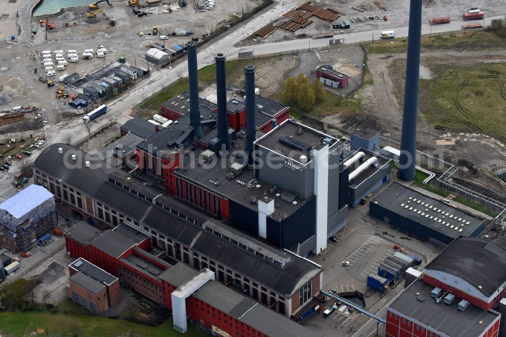 Aerial photograph Kopenhagen - Power station plants of the combined heat and power station - regional heat DONG Energy H.C. Orstedsvaerket on Tommergravsgade in Copenhagen in Denmark