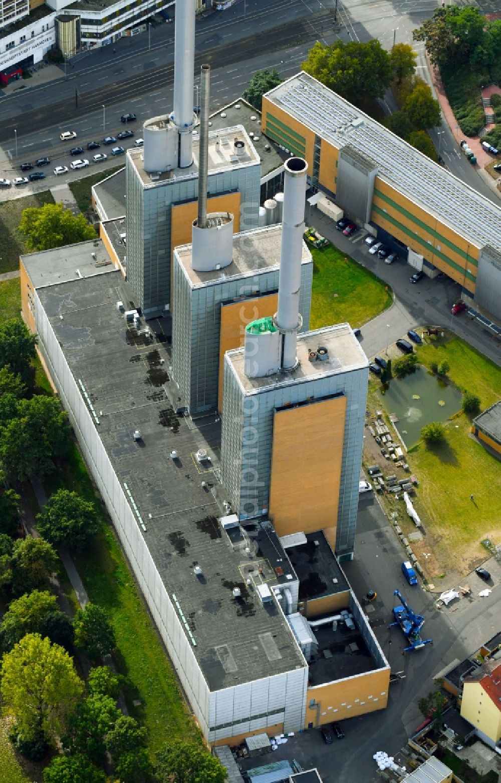 Hannover from above - Power station plants of the combined heat and power station - regional heat Heizkraftwerk Linden on Spinnereistrasse in Hannover in the state Lower Saxony, Germany