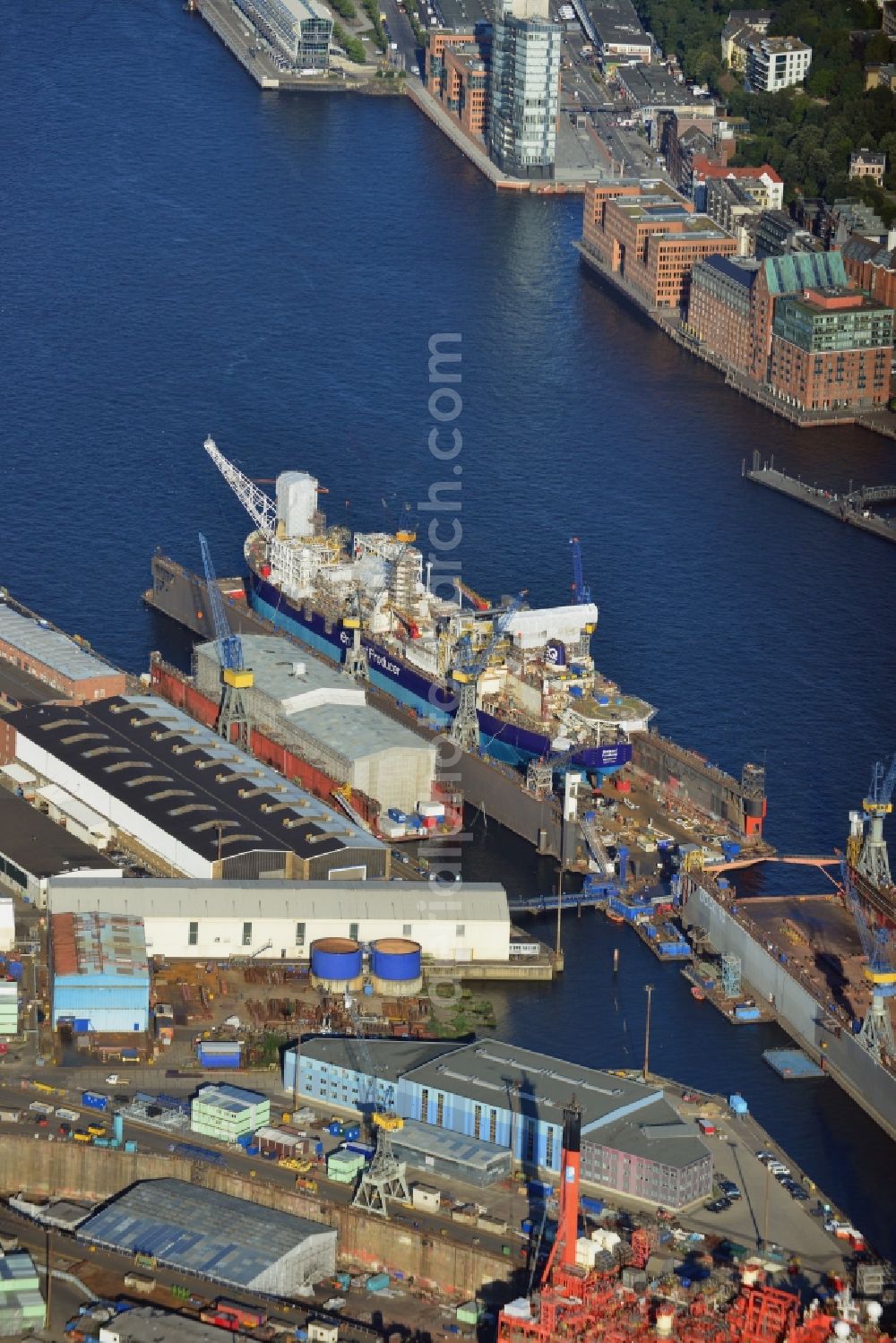 Hamburg from the bird's eye view: Blohm + Voss dockyard in the port of Hamburg. The shipyard is an operational part of ThyssenKrupp Marine System AG