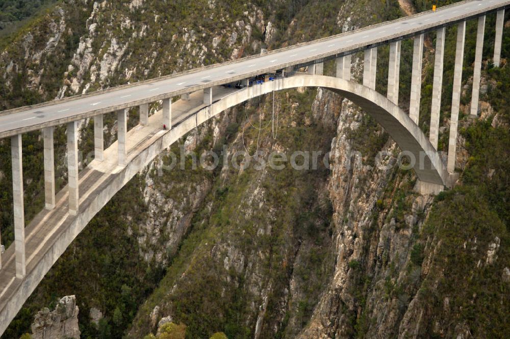 Aerial image Bloukrans - Blick auf die Bloukrans Brücke, einem weltbekanntem Zentrum für Bungy Jumping. The highest single span arch bridge in the world, the Bloukrans bridge, a wourld center for bungee junmping. The Bloukrans Bridge, at 216 meters high, offers Bungy jumping, the 200 m Flying Fox, and Bridge Walking tours.