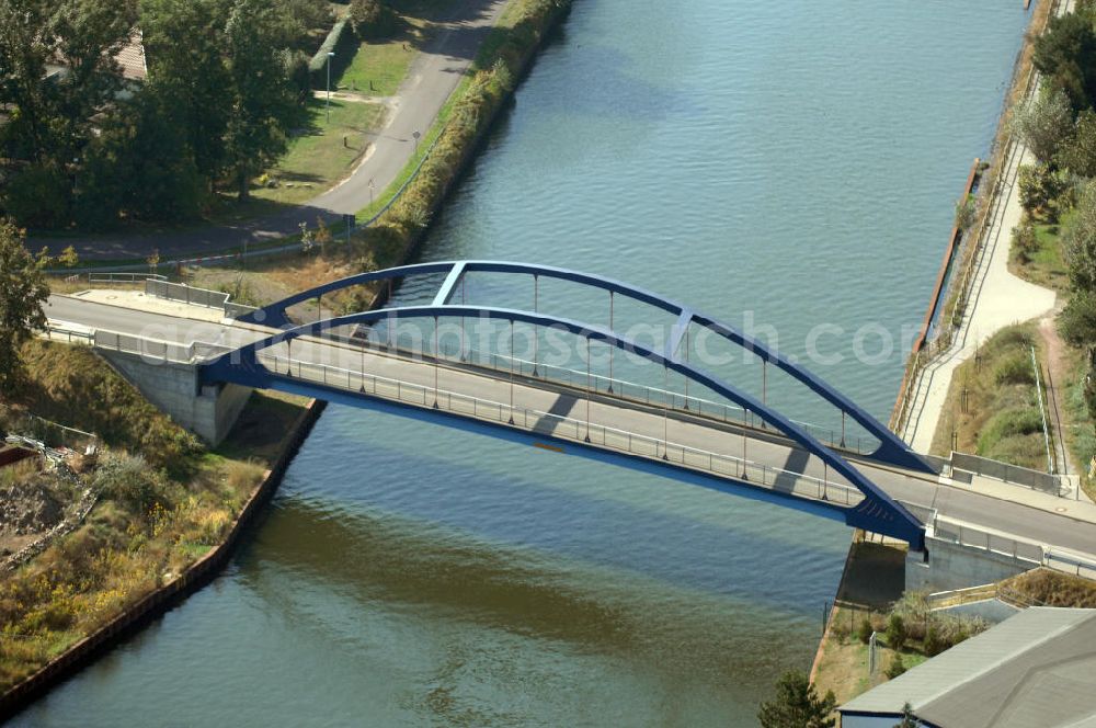 Ihleburg from the bird's eye view: Blick auf die Ihleburger Brücke. Die Brücke wurde im Jahr 2008 erbaut und überführt den Elbe-Havel-Kanal bei km 343,071.