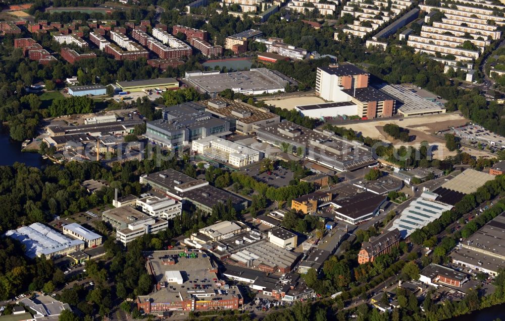 Berlin OT Spandau from above - View of the BMW factory in the district of Spandau in Berlin