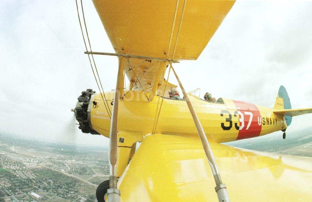 Berlin from above - Boeing - Stearman Flug über Berlin anläßlich der Take Off 92 auf dem Flughafen Berlin - Schönefeld.