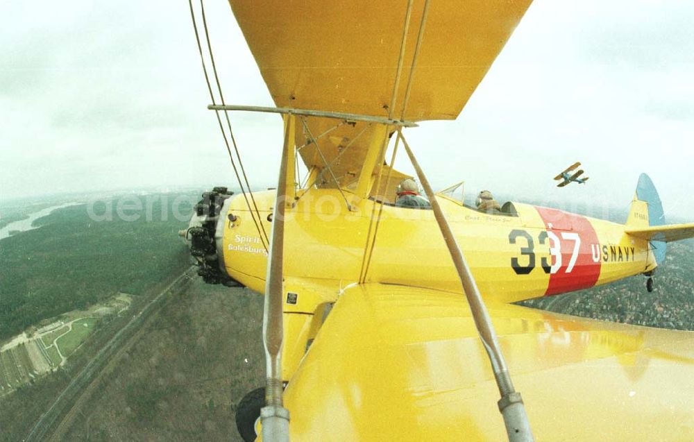 Berlin from above - Boeing - Stearman Flug über Berlin anläßlich der Take Off 92 auf dem Flughafen Berlin - Schönefeld.