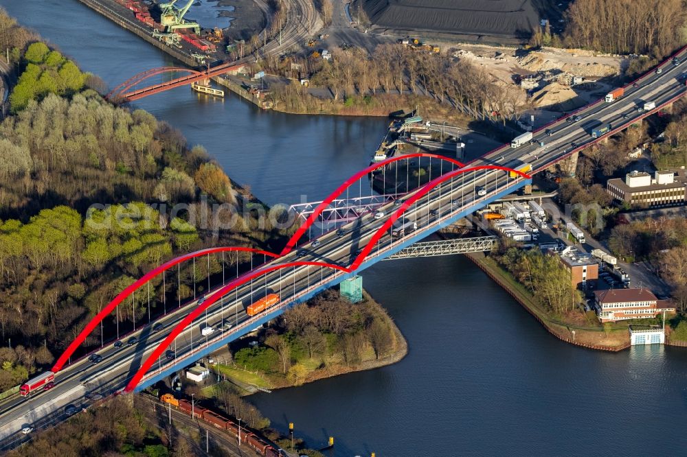 Aerial photograph Bottrop - View of the arch bridge of the freeway A 42 in Bottrop in the state of North Rhine-Westphalia