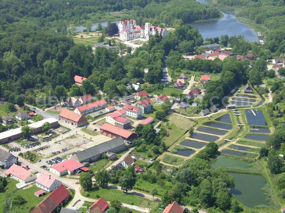 Aerial image Boizenburg / Brandenburg - 17268 Boizenburg / Brandenburg- Blick auf das Stadtzentrum von Boizenburg Zur Gemeinde gehören die Ortsteile Boitzenburg, Buchenhain, Berkholz, Funkenhagen, Hardenbeck, Haßleben, Jakobshagen, Klaushagen, Warthe und Wichmannsdorf. Die Gesamtfläche beträgt 216,03 km² und es leben derzeit 4326 Einwohner in der Gemeinde.http://