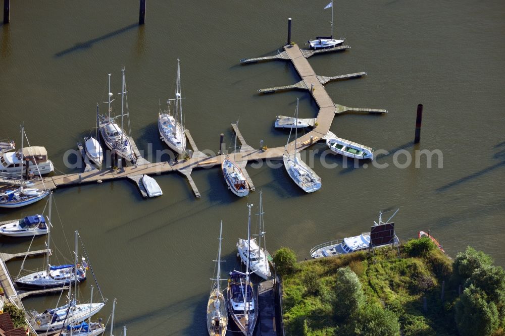 Aerial photograph Cuxhaven - View on a pier with yachts in the Landwehrkanal in Cuxhaven in Lower Saxony