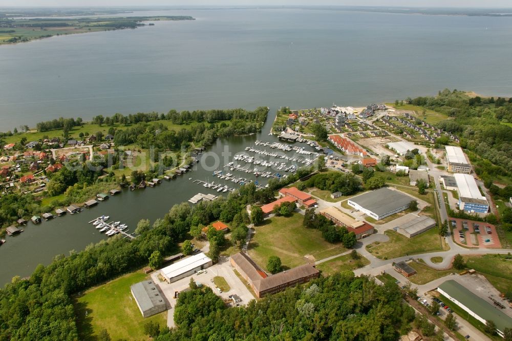 Aerial photograph Rechlin - Boat mooring in Claassee in Rechlin in Mecklenburg-Vorpommern. In addition to Wolfgang Gerbere boats the docks are also used by the houseboat rental company HAPIMAG