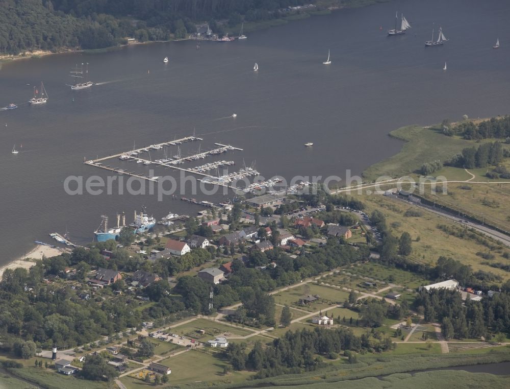 Aerial photograph Rostock - Boat harbor on Warnowtunnel in Rostock in the state Mecklenburg - Western Pomerania