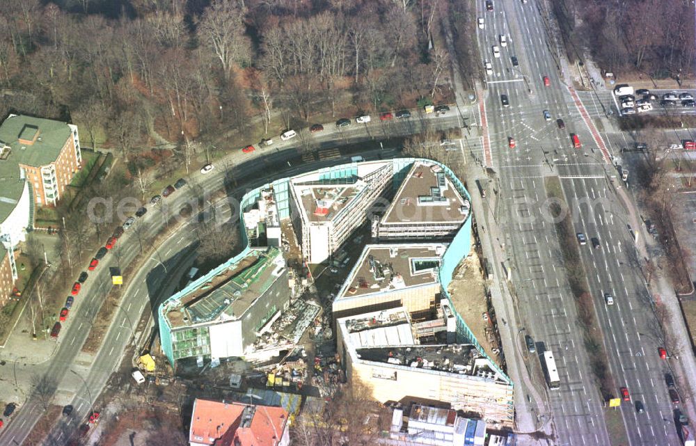 Berlin - Tiergarten from above - Botschaften der Nordischen Länder am Klingelhöferdreieck in Berlin-Tiergarten.