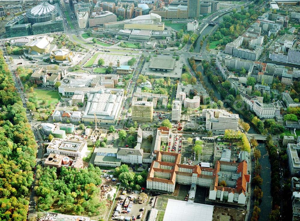 Aerial photograph Berlin - Tiergarten - Botschafts- und Landesvertretungsneubauten am Verteidigungsministerium an der Tiergartenstraße in Berlin-Tiergarten.