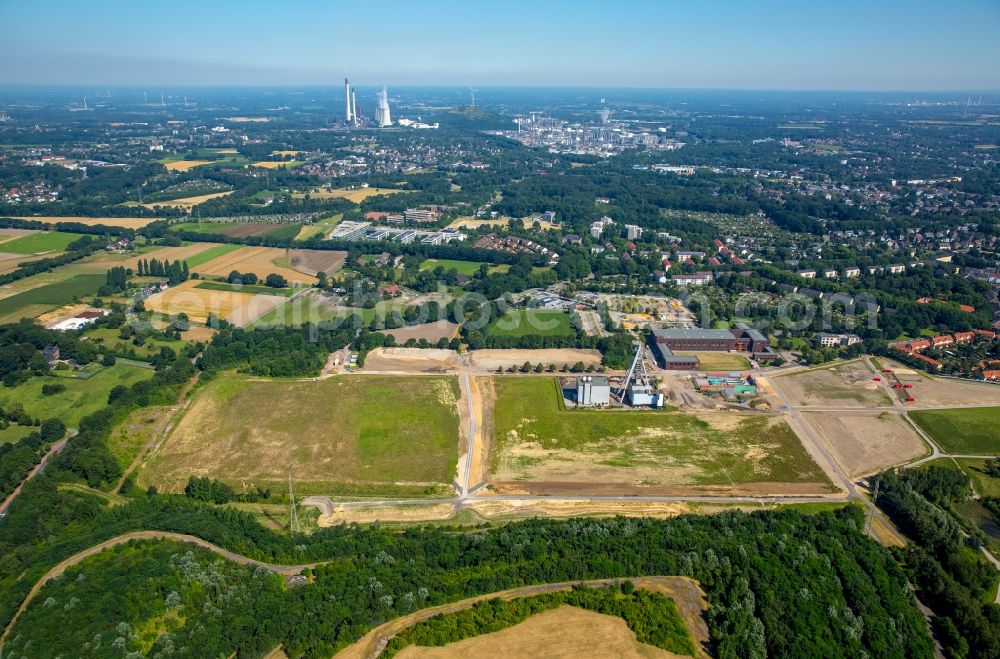 Gelsenkirchen from above - Brownfield and headframe of the former Zeche Hugo in Gelsenkirchen in North Rhine-Westphalia