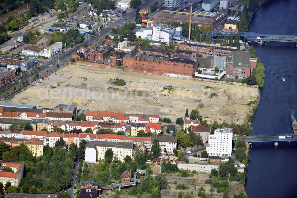 Aerial image Berlin - View at wasteland of the former Bärenquell brewery in the Schnellerstreet in Niederschöneweide in the district of Treptow- Köpenick in Berlin. On the site was the brewhouse of the brewery