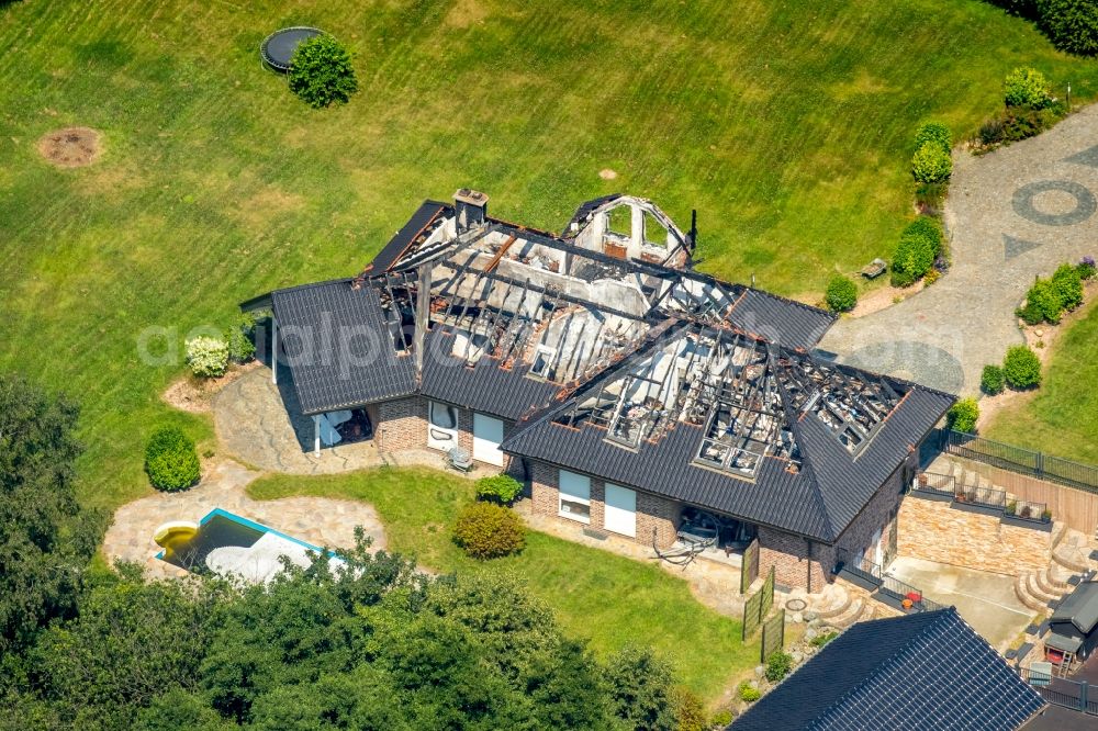 Aerial image Bottrop - Fire- Ruins One family house in a residential area of Armeler Strasse in Bottrop in the state North Rhine-Westphalia