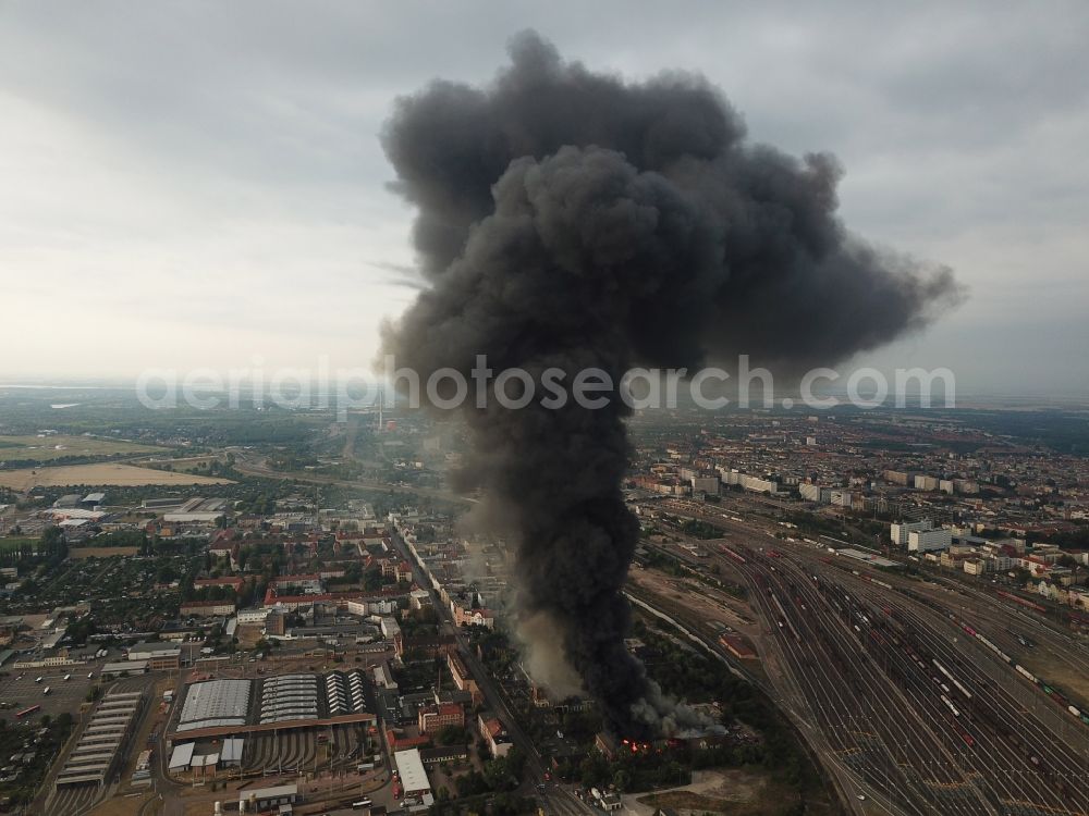 Halle (Saale) from above - Fire Ruin the buildings and halls of the alten Schlachthof on Freiimfelder Strasse in Halle (Saale) in the state Saxony-Anhalt, Germany