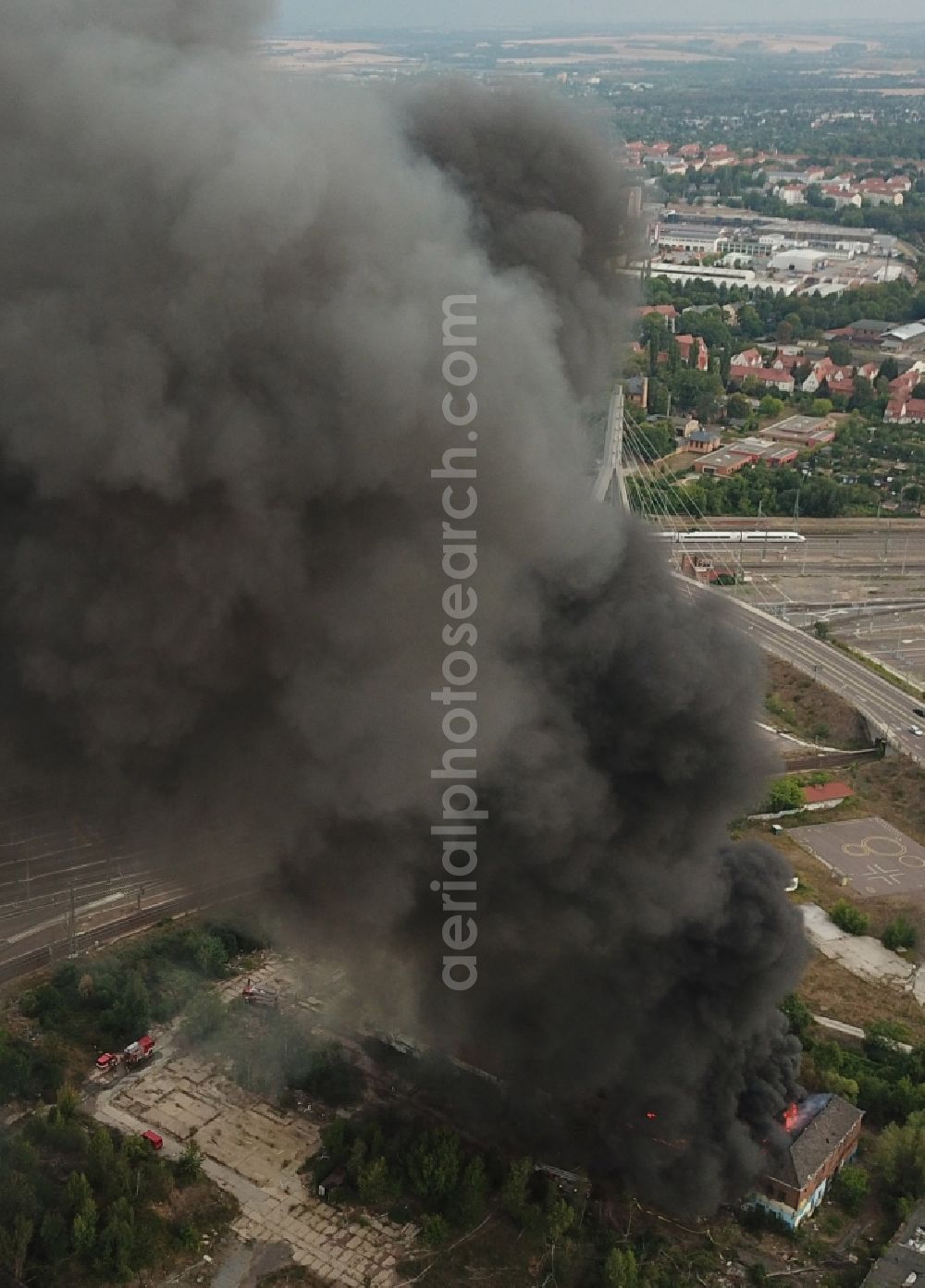 Halle (Saale) from above - Fire Ruin the buildings and halls of the alten Schlachthof on Freiimfelder Strasse in Halle (Saale) in the state Saxony-Anhalt, Germany