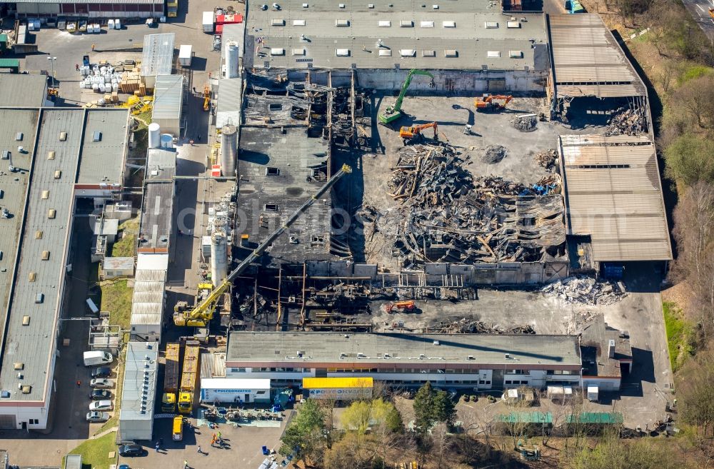 Witten from the bird's eye view: Fire Ruin the buildings and halls of the HP Pelzer Automotive GmbH on Brauckstrasse in the district Ruedinghausen in Witten in the state North Rhine-Westphalia