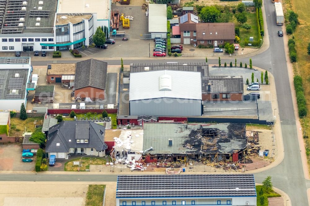 Aerial image Hamminkeln - Fire- Ruins of Sauna- Clubs on Kesseldorfer Rott in Hamminkeln in the state North Rhine-Westphalia, Germany