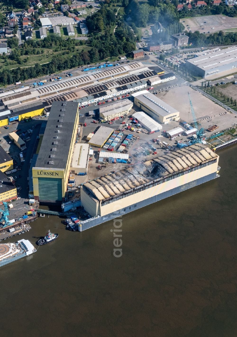 Aerial photograph Lemwerder - Shipyard - site of the Luerssen Werft GmbH & Co. KG on Industriestrasse in the district Vegesack in Lemwerder in the state Lower Saxony, Germany,