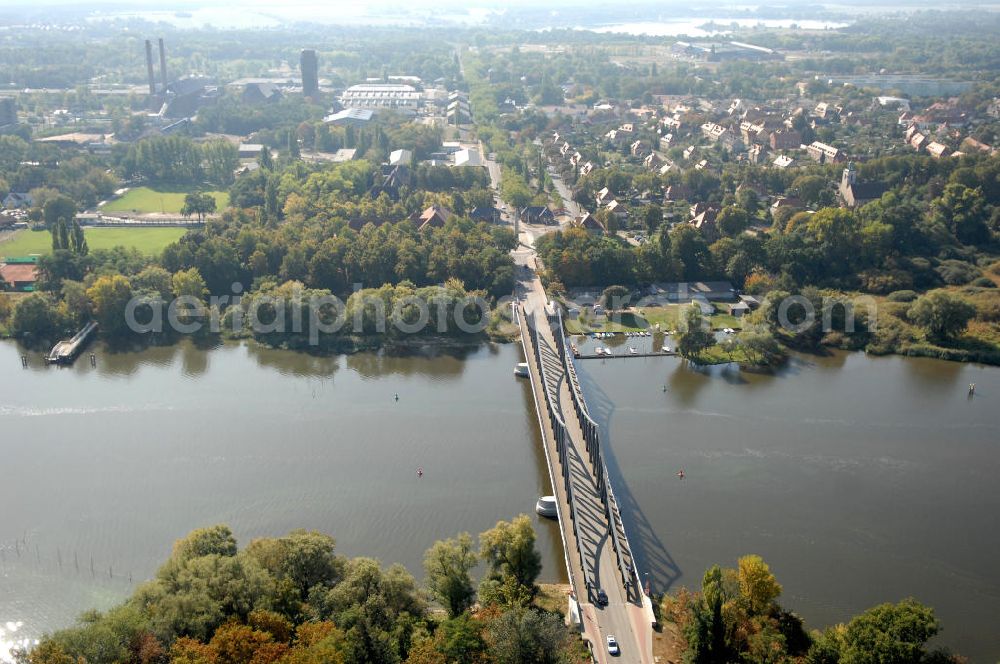 Brandenburg OT Kirchmöser from the bird's eye view: Blick auf die Seegartenbrücke, welche die Ortsteile Plaue und Kirchmöser über den Wendsee miteinan der verbindet. Die Brücke wurde durch einen Neubau ersetzt und im Jahr 2006 fertiggestellt.