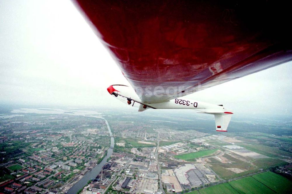 Aerial image Brandenburg - 13.06.1994 Brandenburg Segelkunstflug mit Bocran auf dem FP BRB (Louping)