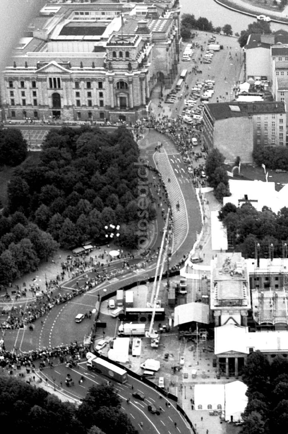 Aerial image Berlin - 02.10.1994 Brandenburger Tor Berlin-Tiergarten