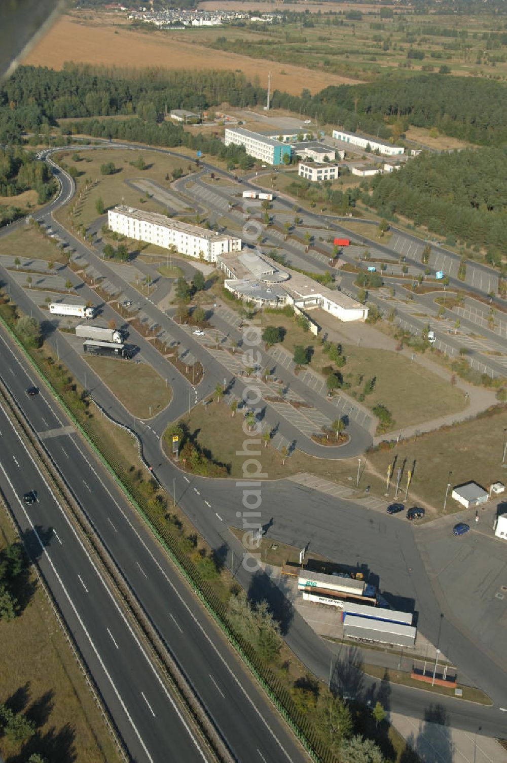 Stolpe from above - Brandenburgisches Autobahnamt Stolpe an der Autobahn A 111, einem ehemaligen Grenzübergang zwischen Westberlin und der DDR.