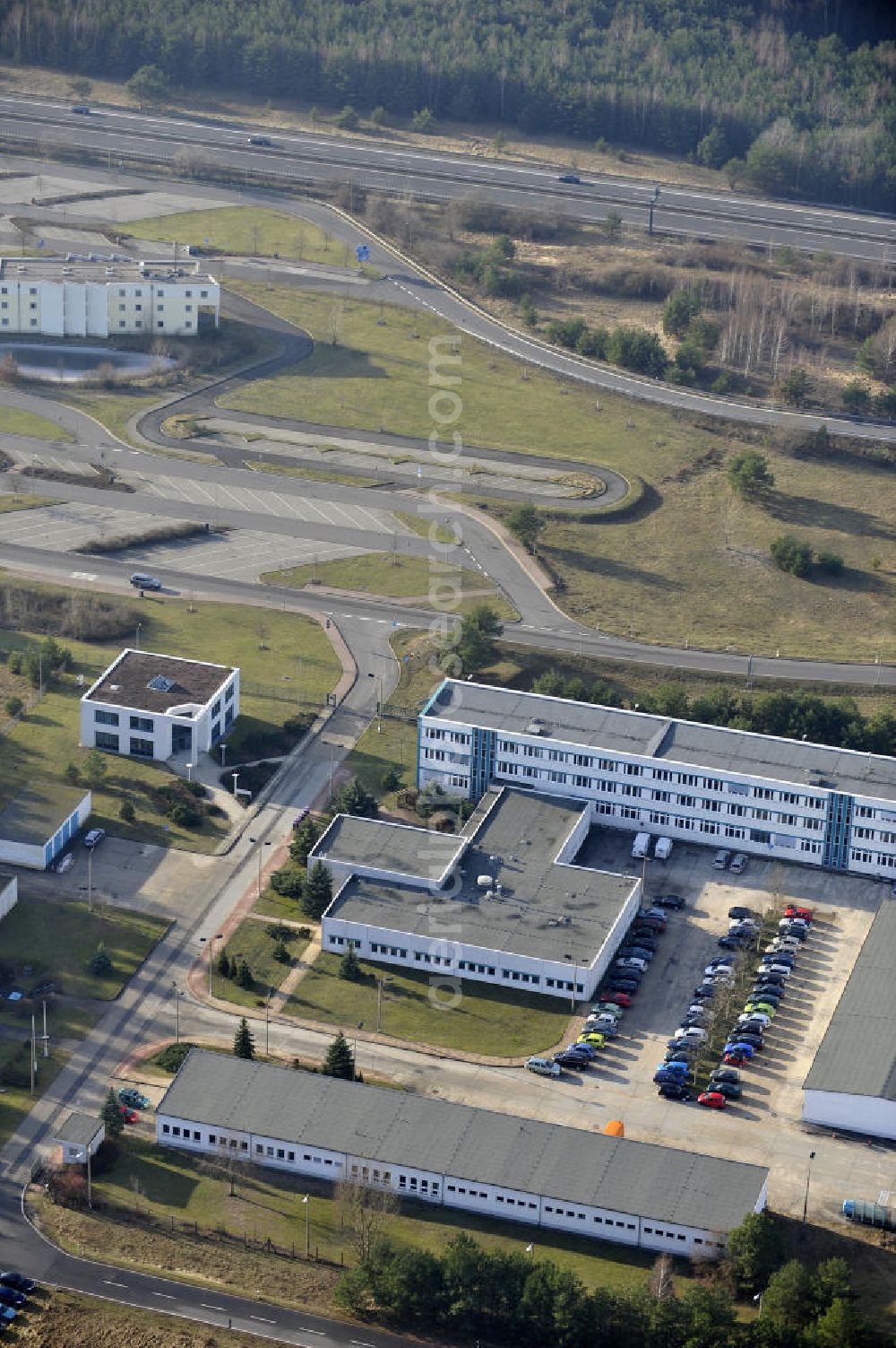 Aerial image STOLPE - Blick auf die Gebäude des Landesbetrieb Brandenburg Niederlassung Autobahn (ehem. Brandenburgisches Autobahnamt) in Stolpe an der Autobahn A 111 auf dem Gelände des ehemaligen Grenzübergang s zwischen Westberlin und der DDR. View of the Building of the motorway administration Brandenburg in Stolpe on the motorway A 111.