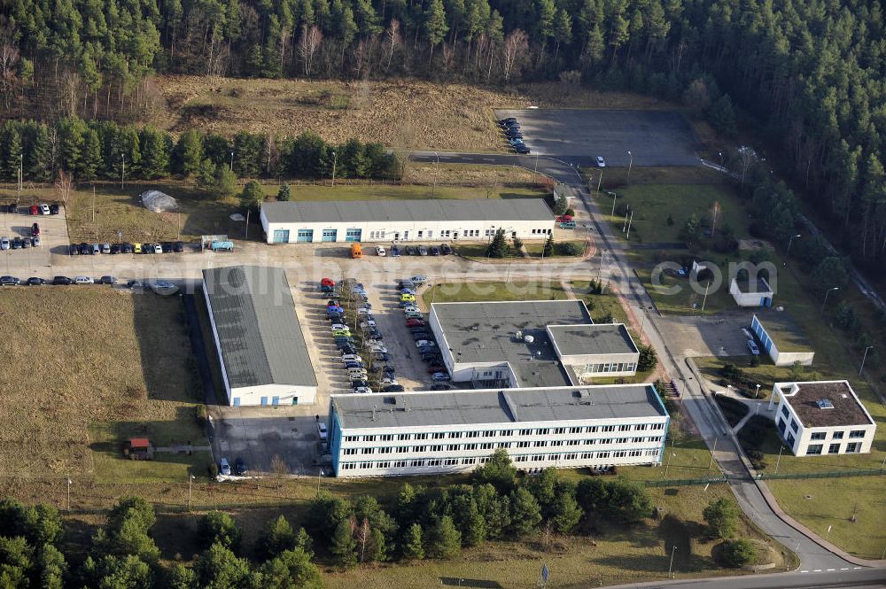 STOLPE from the bird's eye view: Blick auf die Gebäude des Landesbetrieb Brandenburg Niederlassung Autobahn (ehem. Brandenburgisches Autobahnamt) in Stolpe an der Autobahn A 111 auf dem Gelände des ehemaligen Grenzübergang s zwischen Westberlin und der DDR. View of the Building of the motorway administration Brandenburg in Stolpe on the motorway A 111.