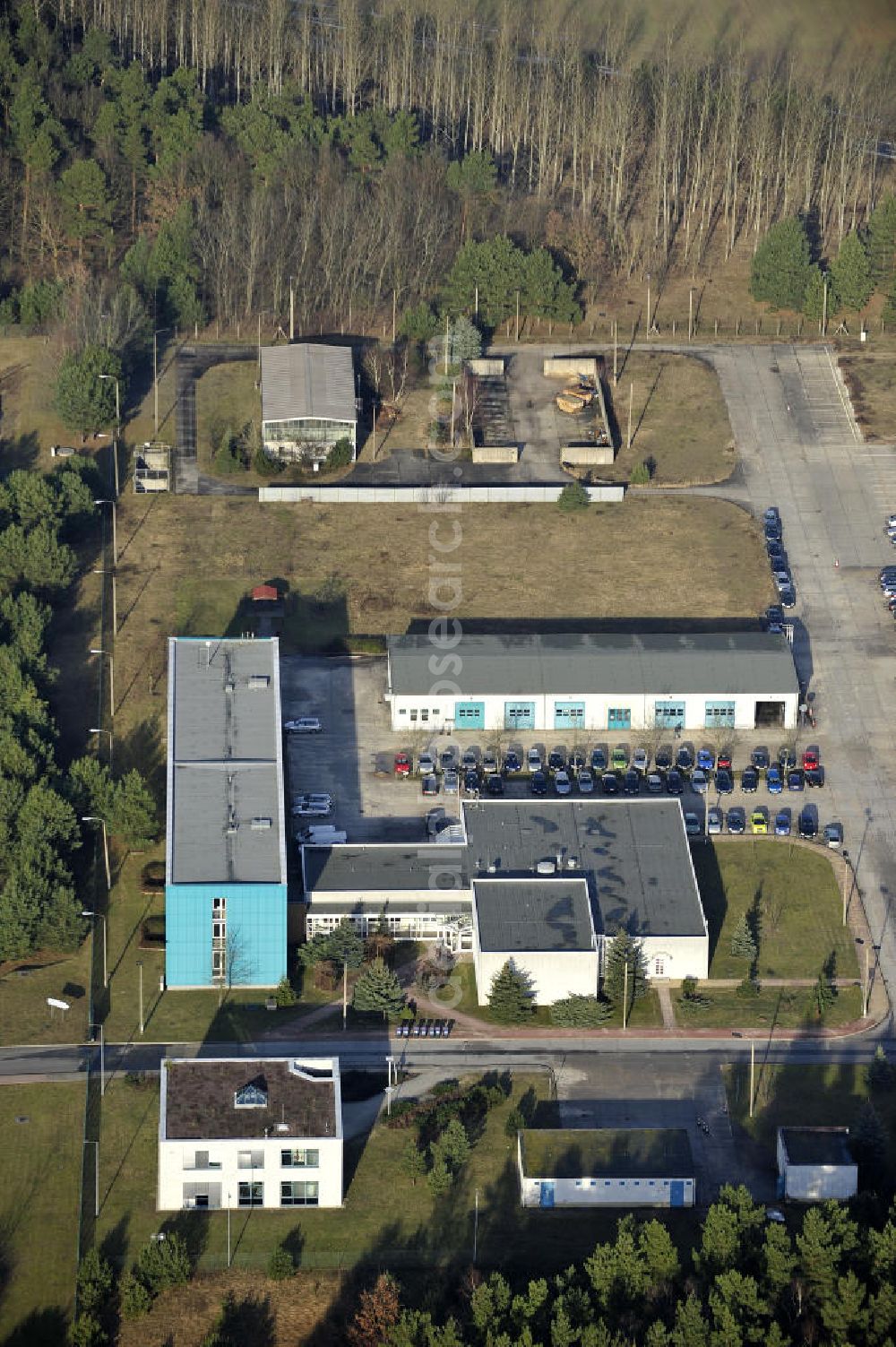 Aerial image STOLPE - Blick auf die Gebäude des Landesbetrieb Brandenburg Niederlassung Autobahn (ehem. Brandenburgisches Autobahnamt) in Stolpe an der Autobahn A 111 auf dem Gelände des ehemaligen Grenzübergang s zwischen Westberlin und der DDR. View of the Building of the motorway administration Brandenburg in Stolpe on the motorway A 111.