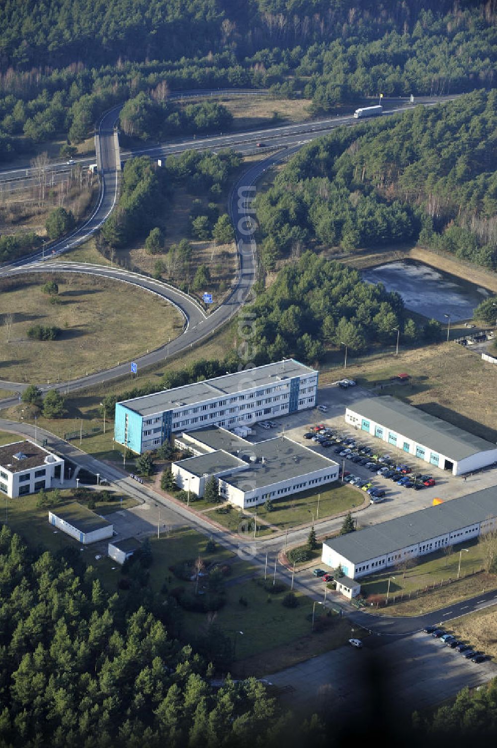 Aerial image STOLPE - Blick auf die Gebäude des Landesbetrieb Brandenburg Niederlassung Autobahn (ehem. Brandenburgisches Autobahnamt) in Stolpe an der Autobahn A 111 auf dem Gelände des ehemaligen Grenzübergang s zwischen Westberlin und der DDR. View of the Building of the motorway administration Brandenburg in Stolpe on the motorway A 111.