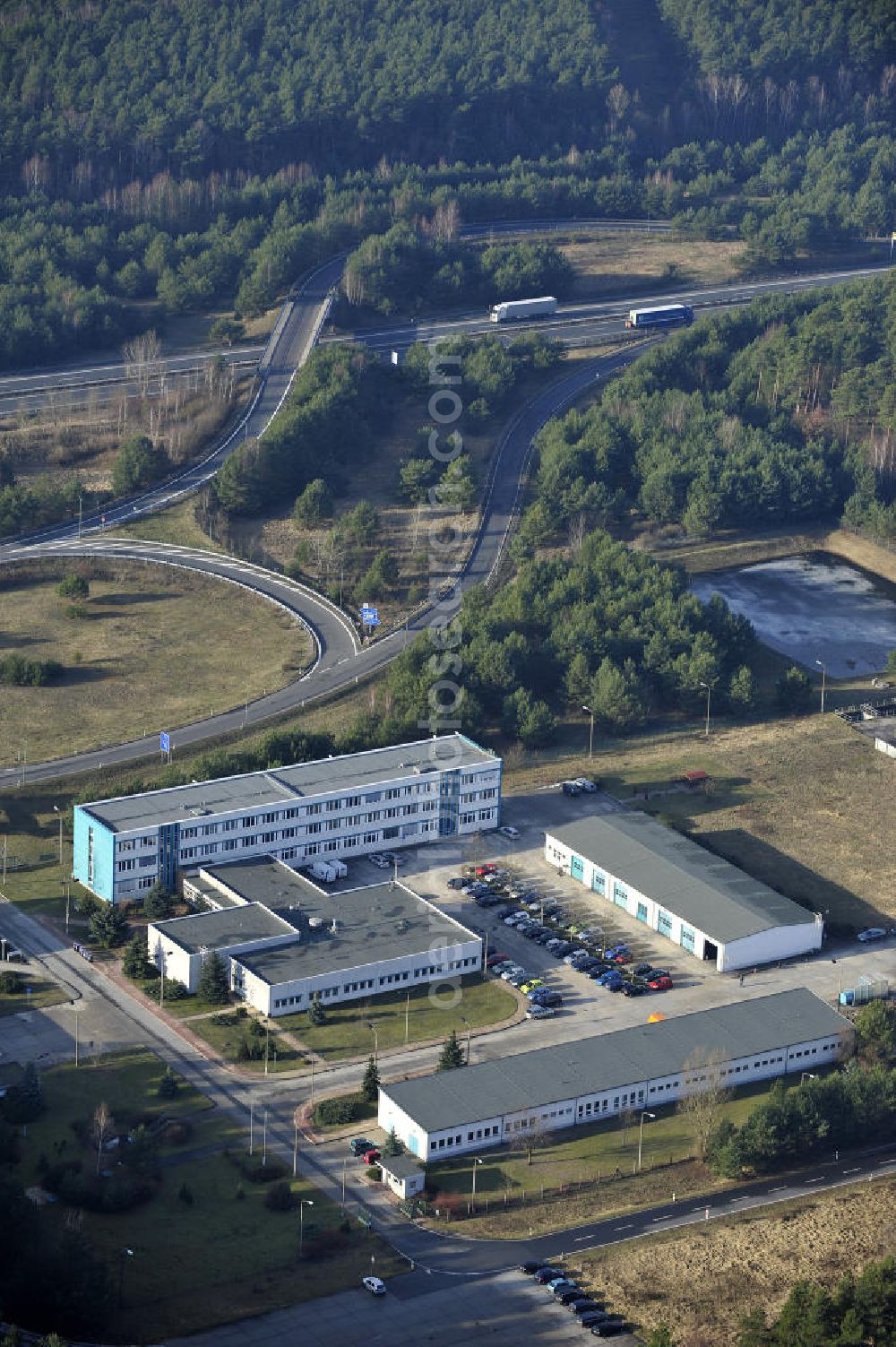 Aerial photograph STOLPE - Blick auf die Gebäude des Landesbetrieb Brandenburg Niederlassung Autobahn (ehem. Brandenburgisches Autobahnamt) in Stolpe an der Autobahn A 111 auf dem Gelände des ehemaligen Grenzübergang s zwischen Westberlin und der DDR. View of the Building of the motorway administration Brandenburg in Stolpe on the motorway A 111.