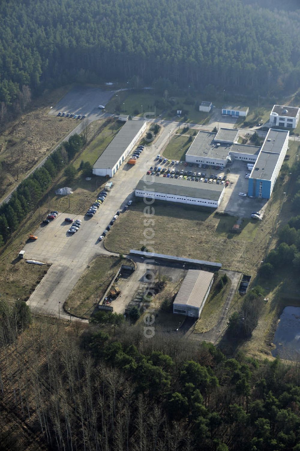 Aerial image STOLPE - Blick auf die Gebäude des Landesbetrieb Brandenburg Niederlassung Autobahn (ehem. Brandenburgisches Autobahnamt) in Stolpe an der Autobahn A 111 auf dem Gelände des ehemaligen Grenzübergang s zwischen Westberlin und der DDR. View of the Building of the motorway administration Brandenburg in Stolpe on the motorway A 111.