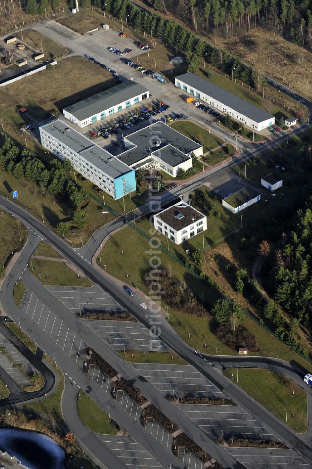 Aerial photograph STOLPE - Blick auf die Gebäude des Landesbetrieb Brandenburg Niederlassung Autobahn (ehem. Brandenburgisches Autobahnamt) in Stolpe an der Autobahn A 111 auf dem Gelände des ehemaligen Grenzübergang s zwischen Westberlin und der DDR. View of the Building of the motorway administration Brandenburg in Stolpe on the motorway A 111.