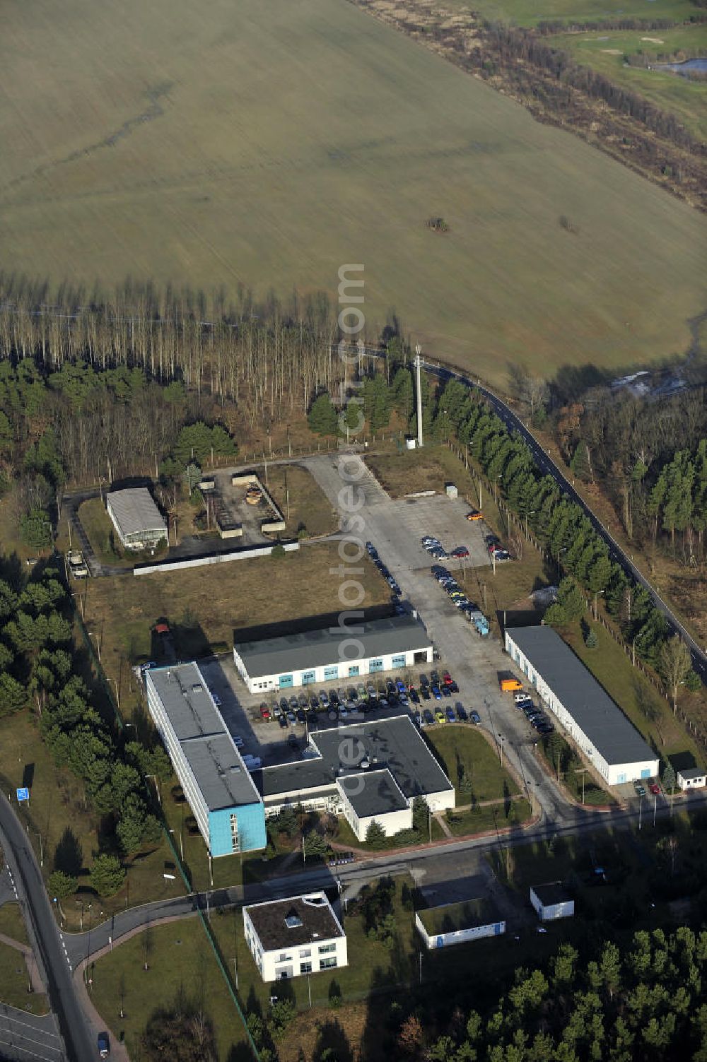 Aerial image STOLPE - Blick auf die Gebäude des Landesbetrieb Brandenburg Niederlassung Autobahn (ehem. Brandenburgisches Autobahnamt) in Stolpe an der Autobahn A 111 auf dem Gelände des ehemaligen Grenzübergang s zwischen Westberlin und der DDR. View of the Building of the motorway administration Brandenburg in Stolpe on the motorway A 111.