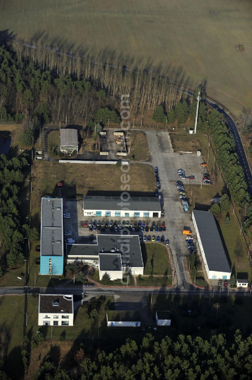 Aerial photograph STOLPE - Blick auf die Gebäude des Landesbetrieb Brandenburg Niederlassung Autobahn (ehem. Brandenburgisches Autobahnamt) in Stolpe an der Autobahn A 111 auf dem Gelände des ehemaligen Grenzübergang s zwischen Westberlin und der DDR. View of the Building of the motorway administration Brandenburg in Stolpe on the motorway A 111.