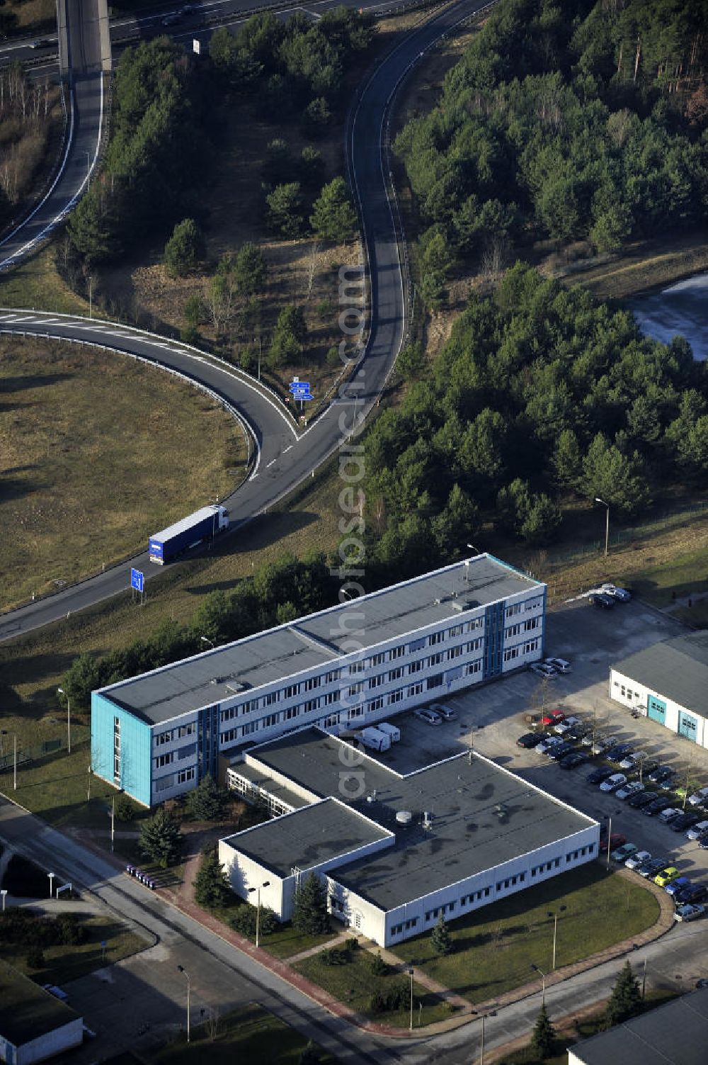 Aerial image STOLPE - Blick auf die Gebäude des Landesbetrieb Brandenburg Niederlassung Autobahn (ehem. Brandenburgisches Autobahnamt) in Stolpe an der Autobahn A 111 auf dem Gelände des ehemaligen Grenzübergang s zwischen Westberlin und der DDR. View of the Building of the motorway administration Brandenburg in Stolpe on the motorway A 111.