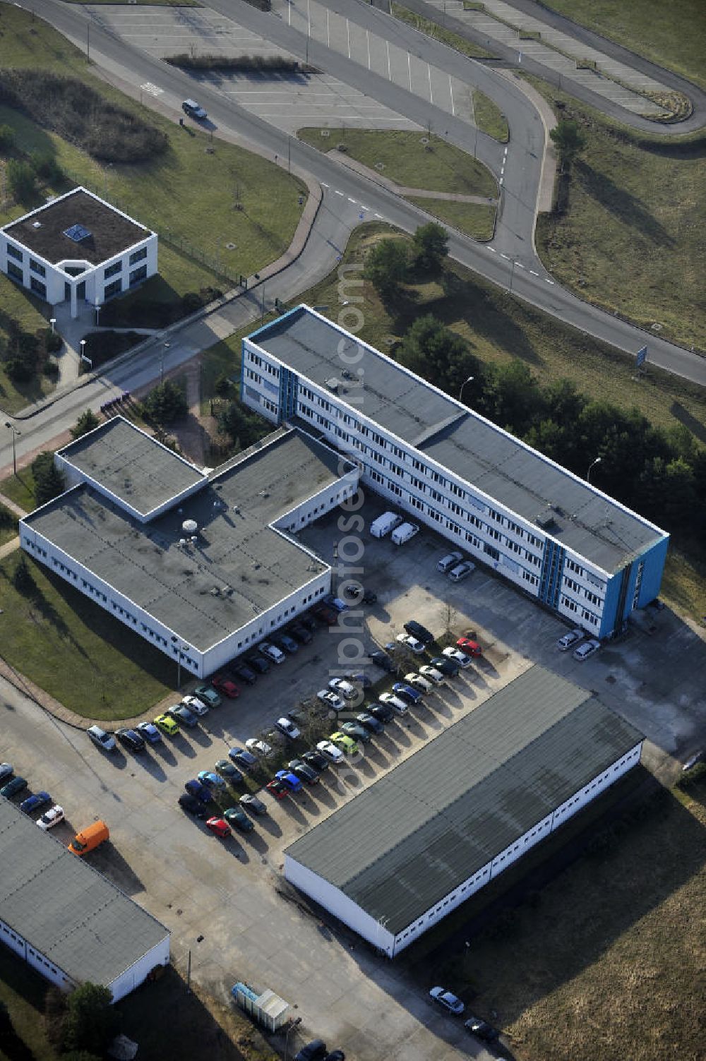 STOLPE from above - Blick auf die Gebäude des Landesbetrieb Brandenburg Niederlassung Autobahn (ehem. Brandenburgisches Autobahnamt) in Stolpe an der Autobahn A 111 auf dem Gelände des ehemaligen Grenzübergang s zwischen Westberlin und der DDR. View of the Building of the motorway administration Brandenburg in Stolpe on the motorway A 111.