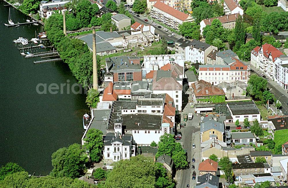 Köpenick - Berlin from the bird's eye view: Brauerei Bürgerbräu Friedrichshagen am Müggelsee. Ort: Köpenick - Berlin Datum: 16.05.03