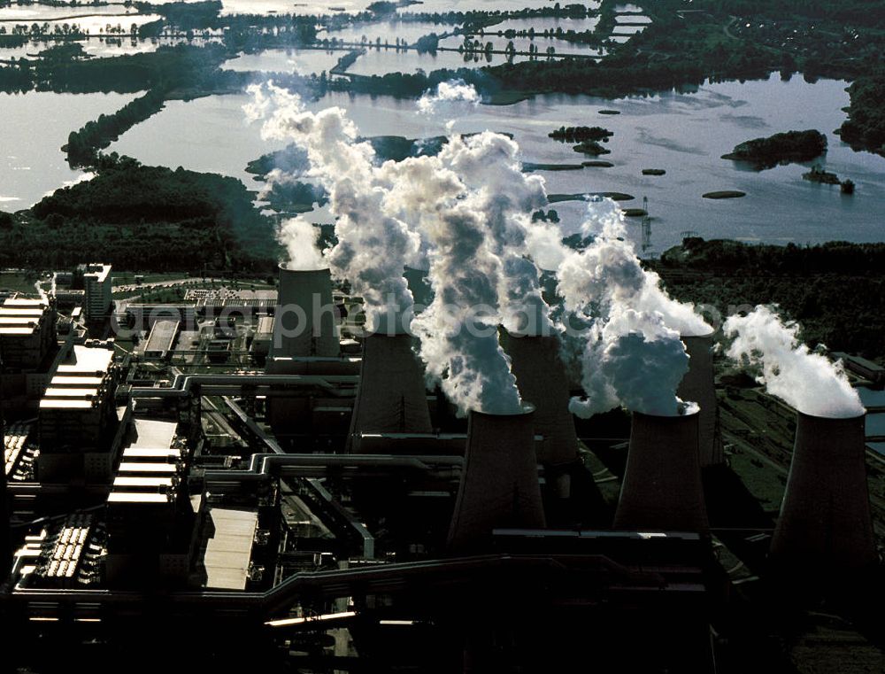 Jänschwalde from the bird's eye view: The site of the power plant is located near the village Jänschwalde in Brandenburg, surrounded by ponds of Peitz