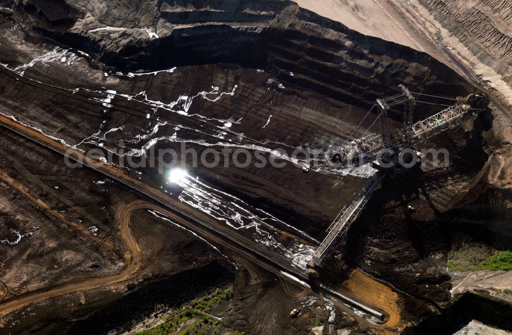 Aerial image Niederzier - Der Braunkohle- Tagebau Hambach (in den Gemeinden Niederzier, Kreis Düren und Elsdorf, Rhein-Erft-Kreis) ist der größte von der RWE Power AG (ehemals Rheinbraun AG) zur Förderung von Braunkohle betriebene Tagebau. Hambach coal- mine in North Rhine-Westphalia