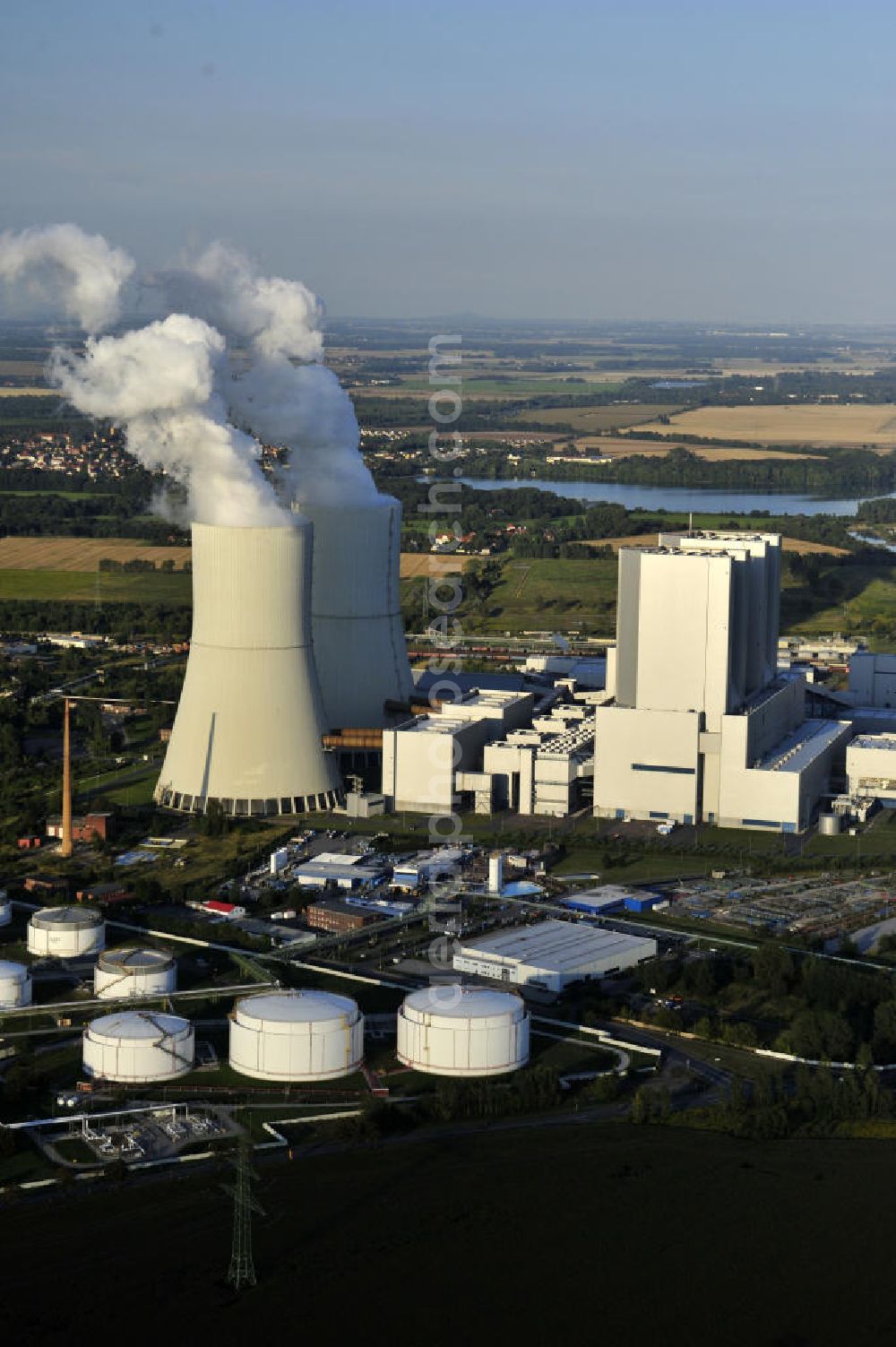 Aerial photograph Lippendorf - Das Braunkohlekraftwerk Lippendorf in der gleichnamigen Stadt Lippendorf, Sachsen. Das Kraftwerk wird von der Vattenfall Europe Generation AG betrieben. Brown coal power station Lippendorf in the city Lippendorf, Saxony. The power plant is being operated by the power company Vattenfall Europe Generation AG.