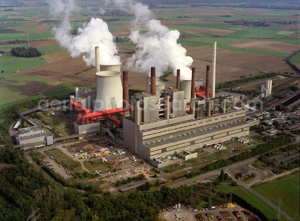 Aerial image Grevenbroich OT Neurath - Blick auf das Braunkohlegroßkraftwerk Neurath in Nordrhein-Westfalen. Die Anlage wird betrieben von der RWE Power AG. View of the lignite-fired power plant Neurath in Nordrhein-Westfalen which is run by the RWE Power AG.