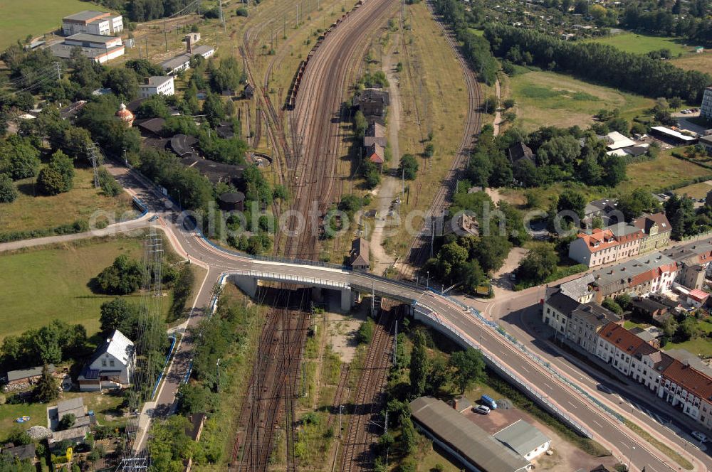 27.07.2009 from the bird's eye view: Brücke über die Bahnstrecke von Meinsdorf nach Roßlau. Schüßler- Plan Ingenieurgesellschaft