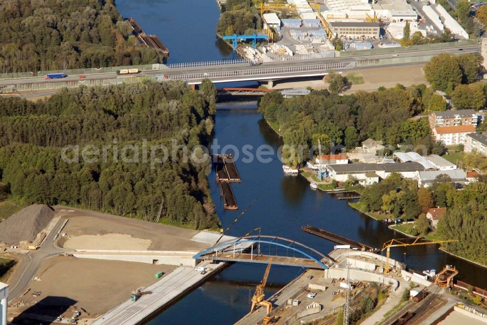 Königs Wusterhausen from the bird's eye view: Blick auf die Brücke über den Nottekanal am Binnenhafen Königs Wusterhausen. Der Nottekanal ist schiffbar und hat drei Schleusen. Zwischen dem Bahnhof KW und der Dahme ist der Nottekanal zum Binnenhafen ausgebaut. Baufirma: Bateg Ingenieurbau GmbH, Herr Richter (0163/3002971), Heerstr. 16, 14052 Berlin Tel. +49 (30) 301 293 - 0 - Fax +49 (30) 301 293 - 40 - E-mail: info@bateg.de