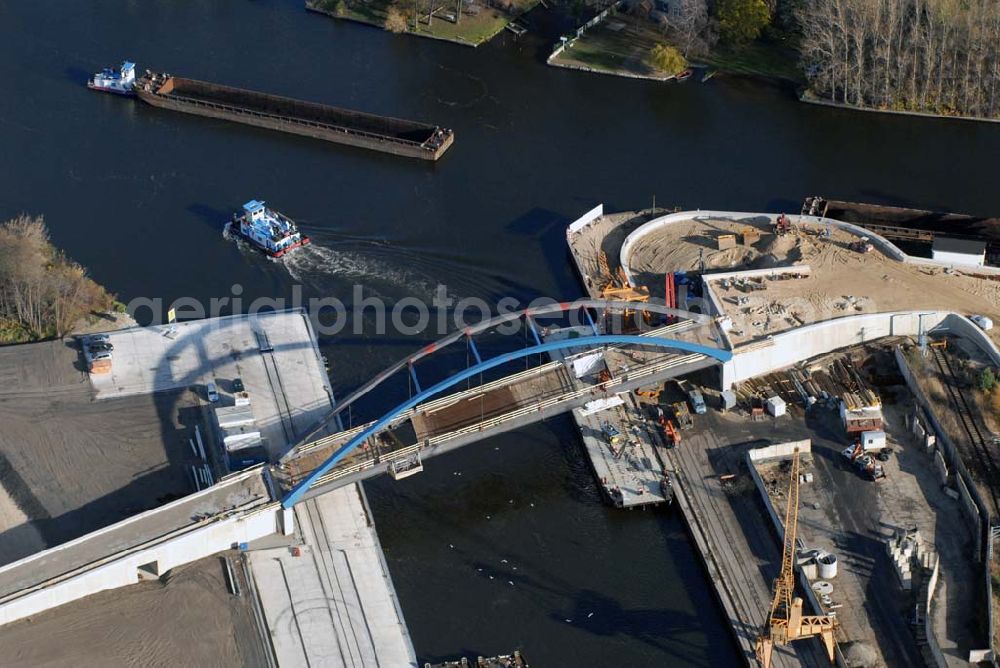 Königs Wusterhausen from the bird's eye view: Blick auf die Brücke über den Nottekanal am Binnenhafen Königs Wusterhausen. Der Nottekanal ist schiffbar und hat drei Schleusen. Zwischen dem Bahnhof KW und der Dahme ist der Nottekanal zum Binnenhafen ausgebaut. Baufirma: Bateg Ingenieurbau GmbH, Herr Richter (0163/3002971), Heerstr. 16, 14052 Berlin Tel. +49 (30) 301 293 - 0 - Fax +49 (30) 301 293 - 40 - E-mail: info@bateg.de