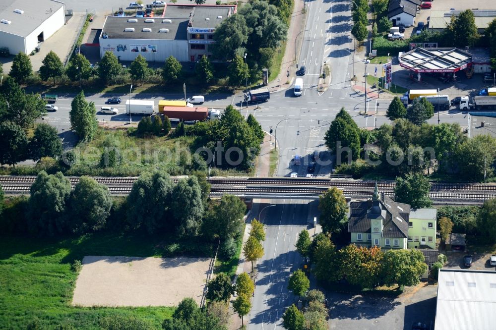 Aerial photograph Hamburg - Overpass railroad bridge over the Georg-Wilhelm-Strasse in Hamburg-Mitte / Wilhelmsburg. A project of the Hamburg Port Authority HPA