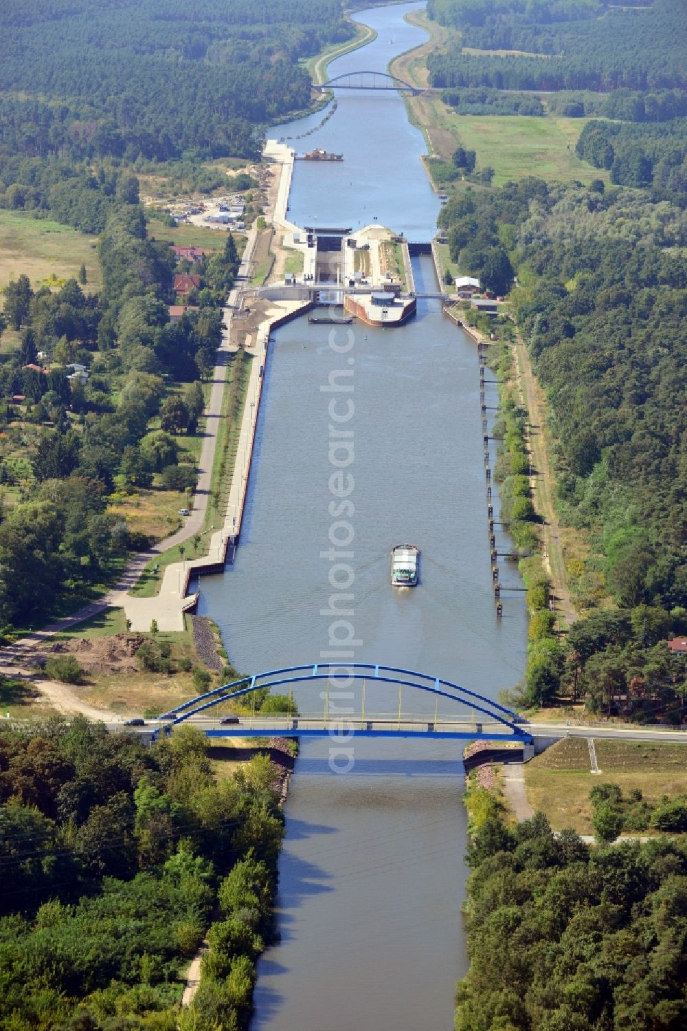 Aerial image Wusterwitz - View from east over the Wusterwitz bridge along the Elbe-Havel-Canal onto the lock Wusterwitz and the bypass bridge Wusterwitz in the state Brandenburg