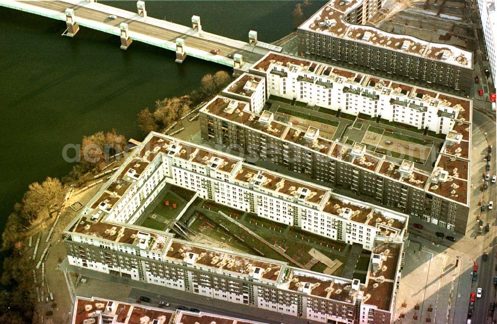 Aerial photograph Berlin - Spandau - Brücke zur Wasserstadt Oberhavel in Berlin - Spandau.